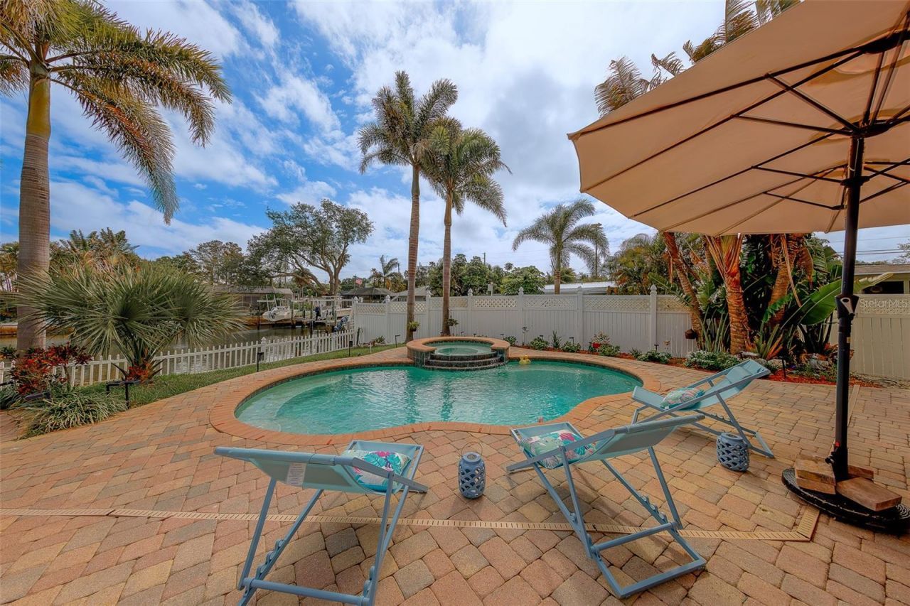 2017 Cove Drive, Largo, FL 33774 Photo