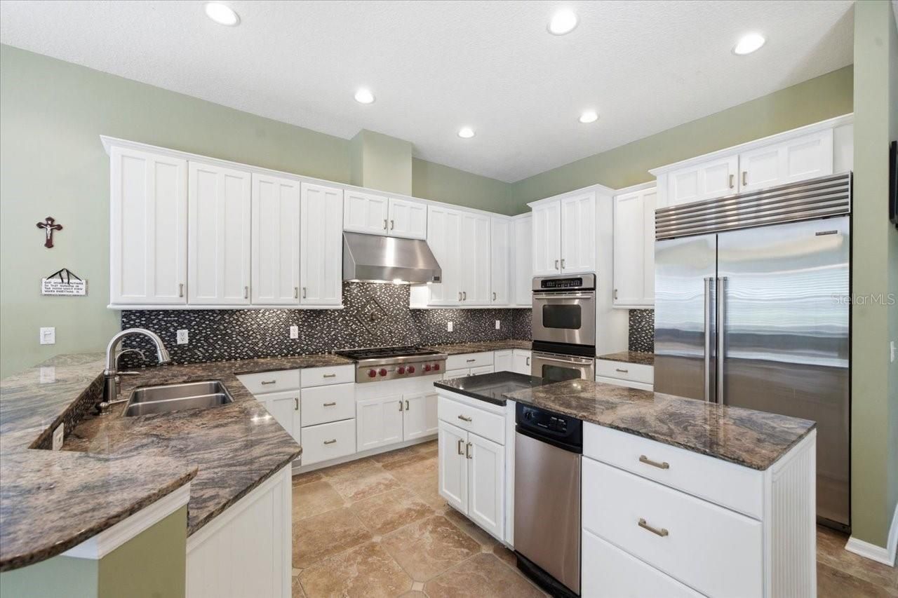 19106 Saint Laurent Drive , Lutz, FL 33558 Photo