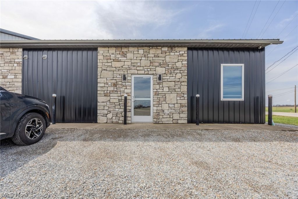 13407 Dover Rd, Apple Creek, OH 44606