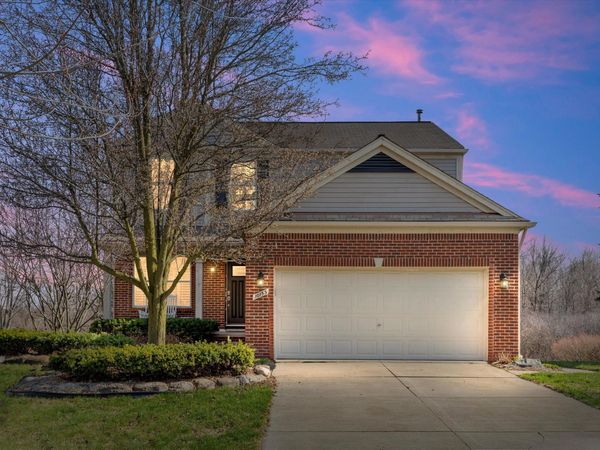 10153 E Avondale Circle, Ypsilanti, MI 48198