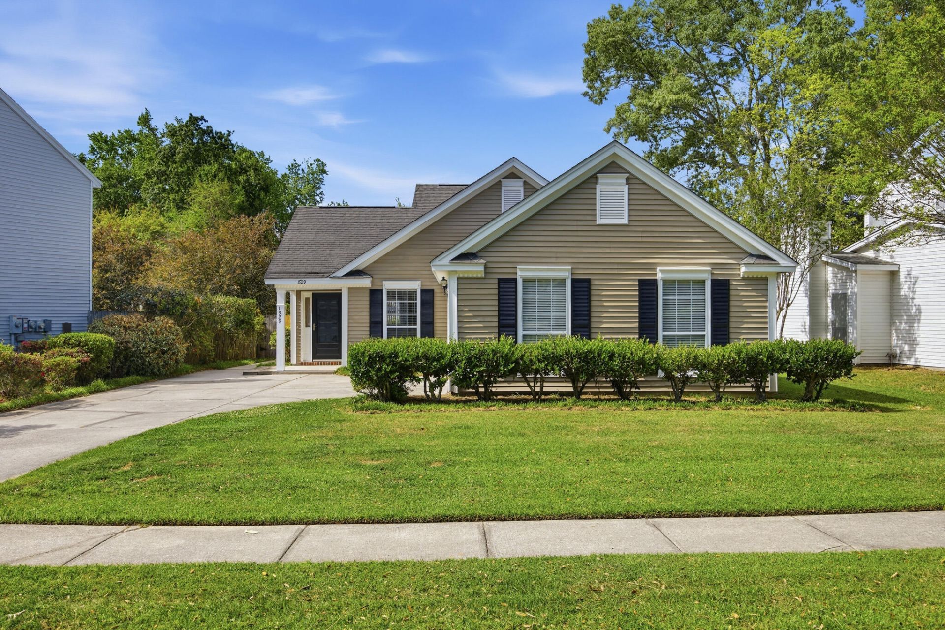 1929 Treebark Drive Photo 4