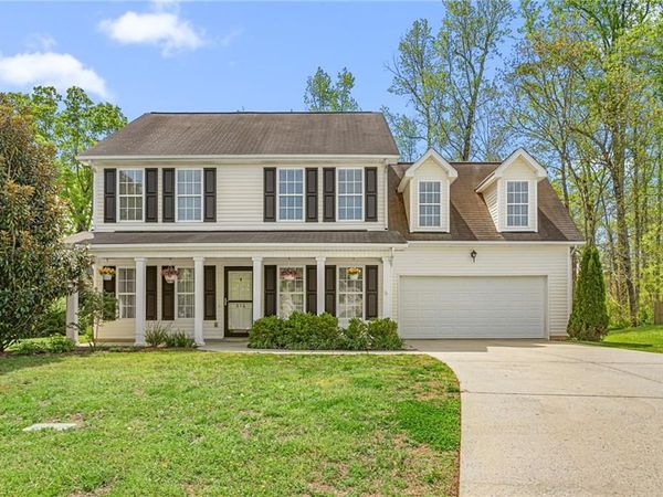 816 Hawthorn Ridge Drive , Whitsett, NC 27377