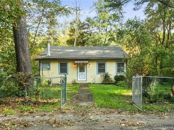 4 First Street, Godeffroy, NY 12729