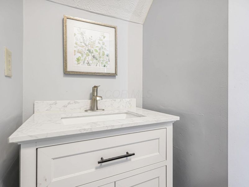 4919 Dublin Falls, Unit C, Columbus, OH 43221 Photo 17