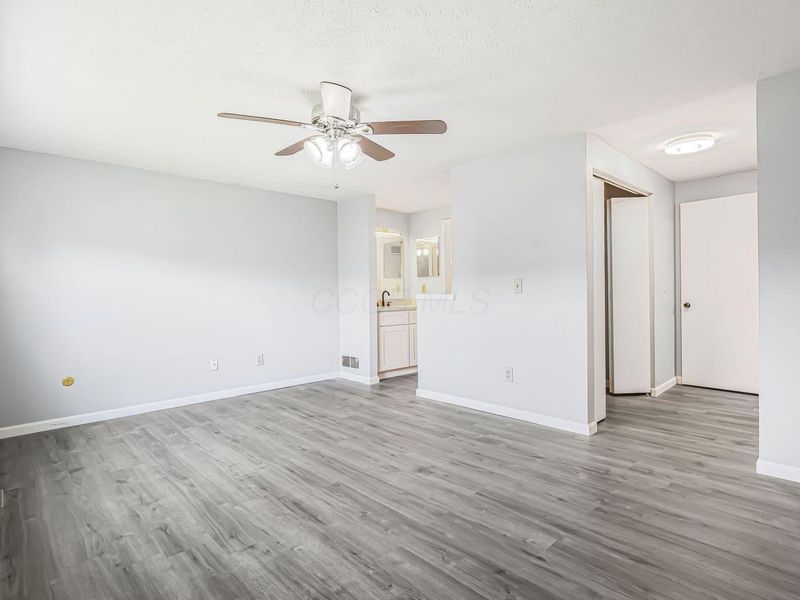 4919 Dublin Falls, Unit C, Columbus, OH 43221 Photo 21