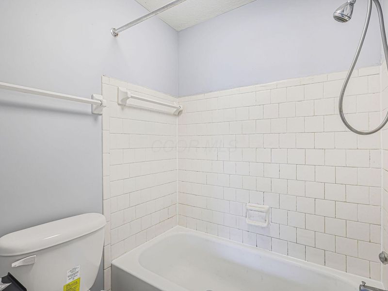 4919 Dublin Falls, Unit C, Columbus, OH 43221 Photo 23