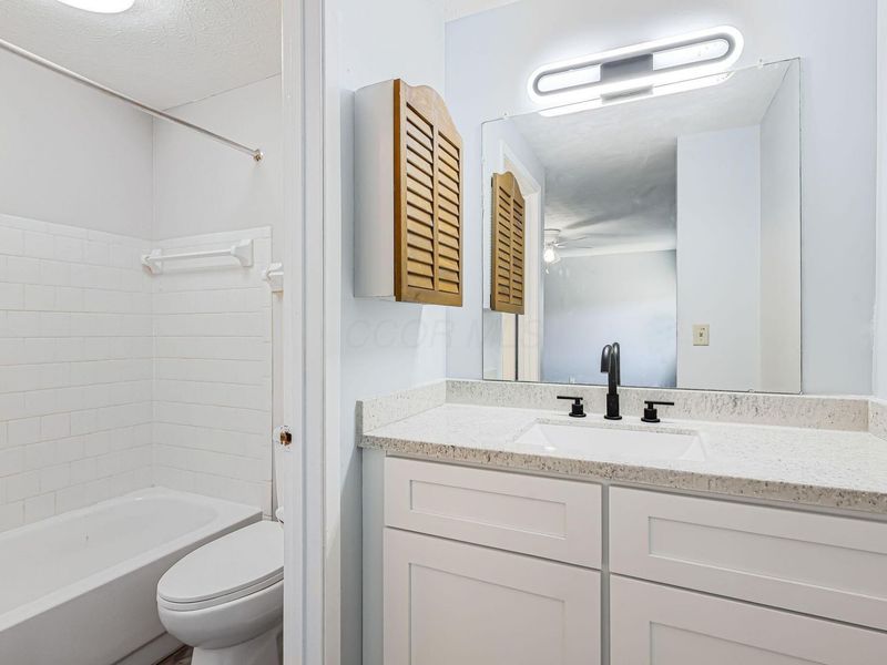 4919 Dublin Falls, Unit C, Columbus, OH 43221 Photo 27