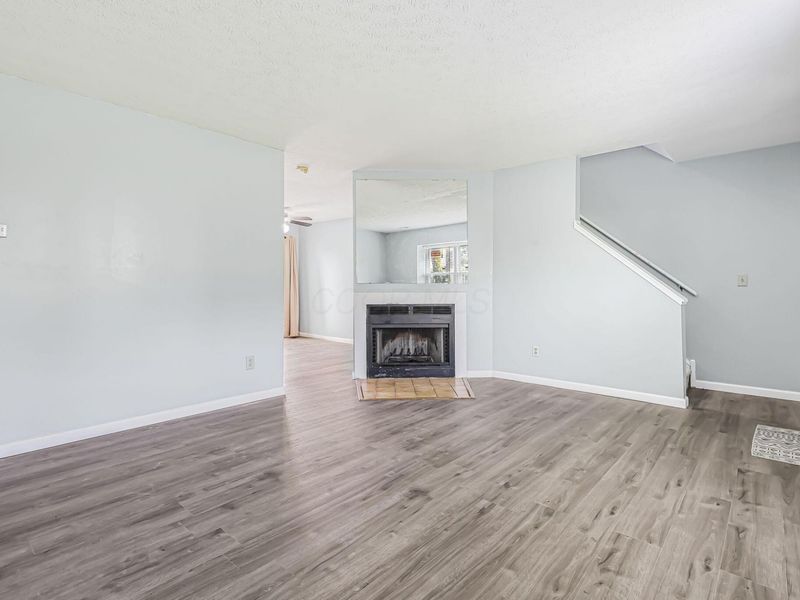 4919 Dublin Falls, Unit C, Columbus, OH 43221 Photo 3