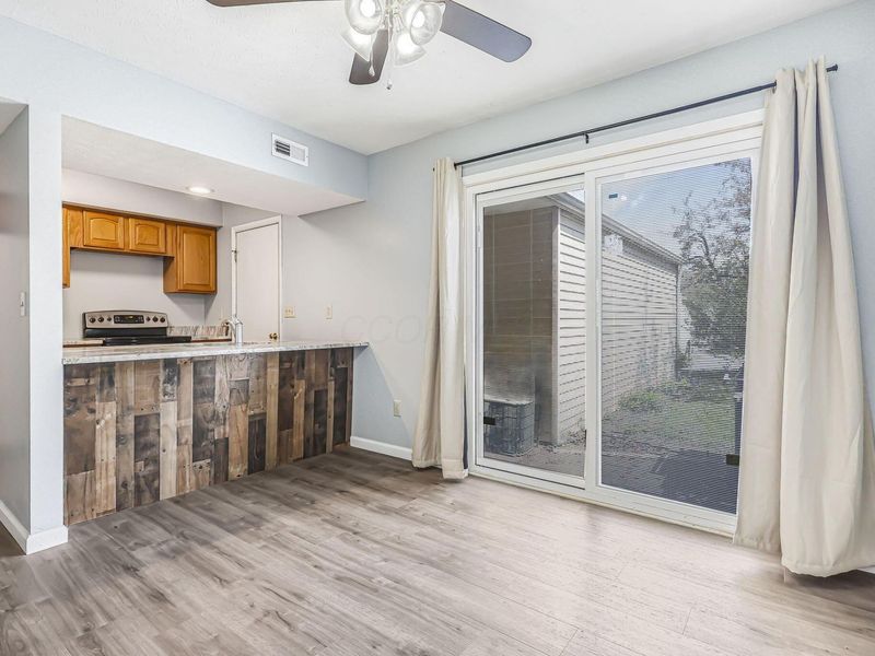 4919 Dublin Falls, Unit C, Columbus, OH 43221 Photo 9