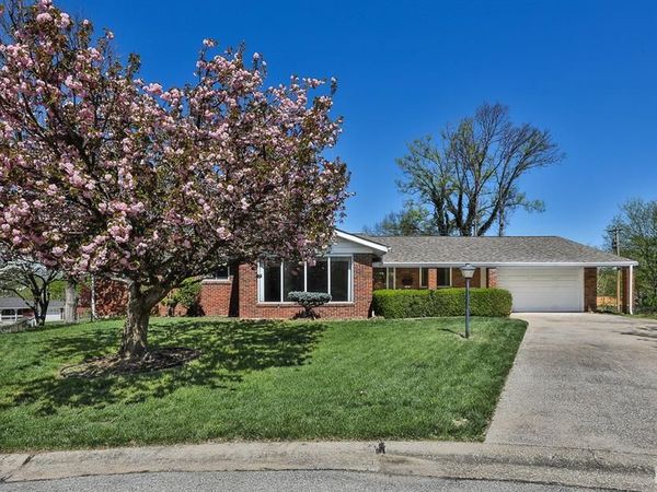 127 S Cardinal Lane , St Charles, MO 63301