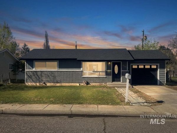920 E 12th N, Mountain Home, ID 83647