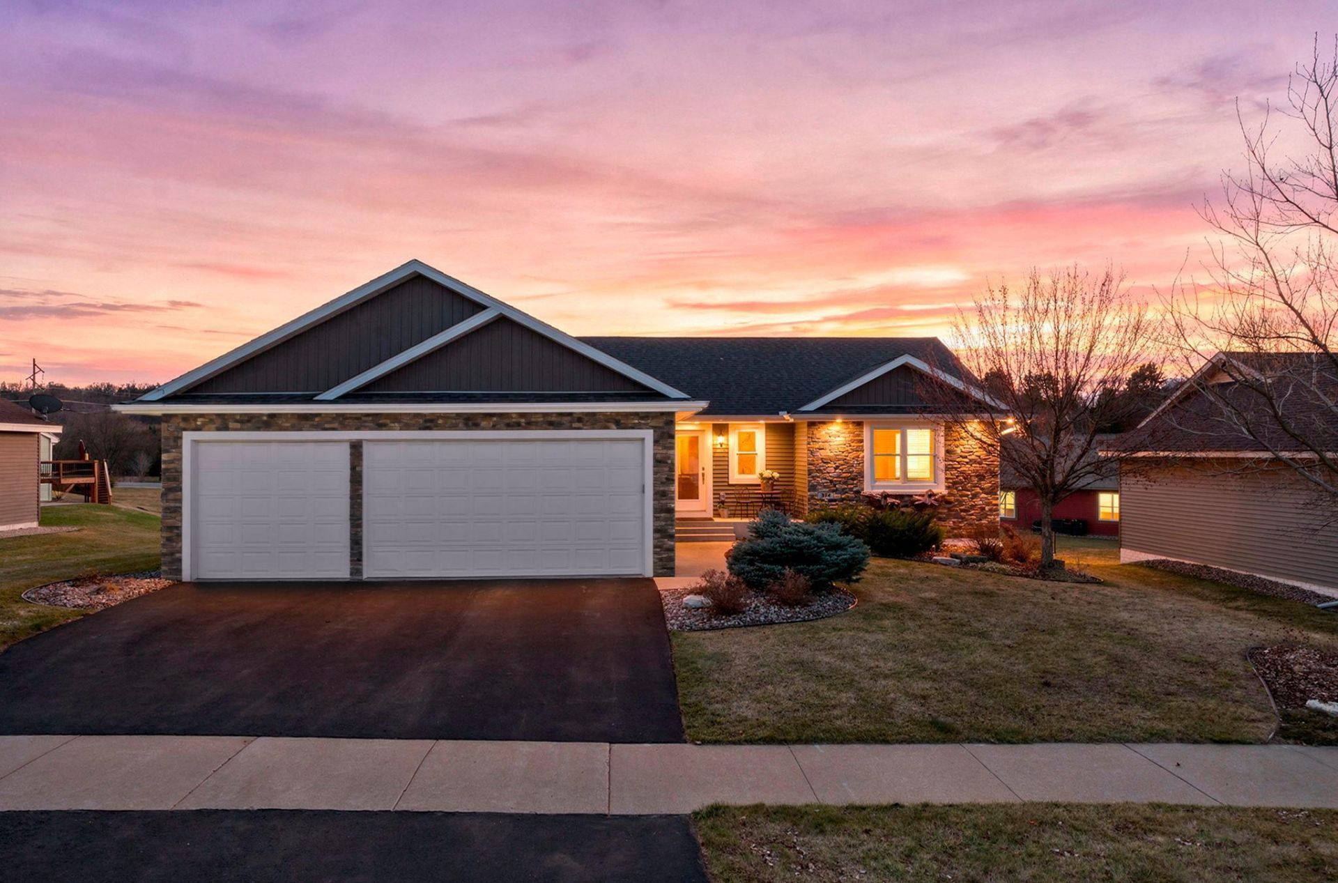 334 Kamloops Place, River Falls, WI 54022