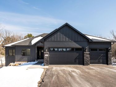 3916 McMenemy Street, Vadnais Heights, MN 55127