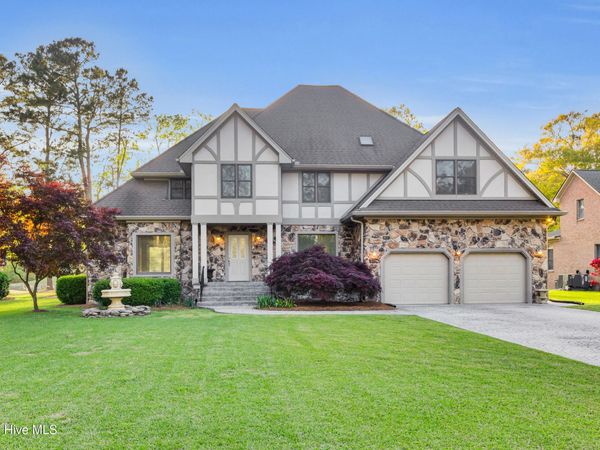 7000 Club House Drive, New Bern, NC 28562