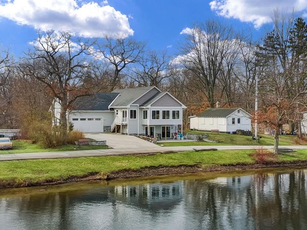 W1143 Lake Dr, Bloomfield, WI 53128