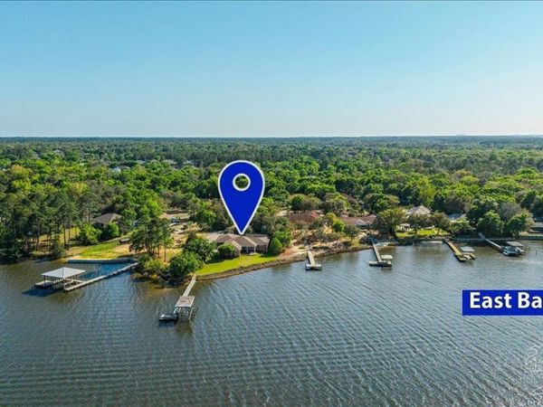 6281 Calle De Hidalgo, Navarre, FL 32566