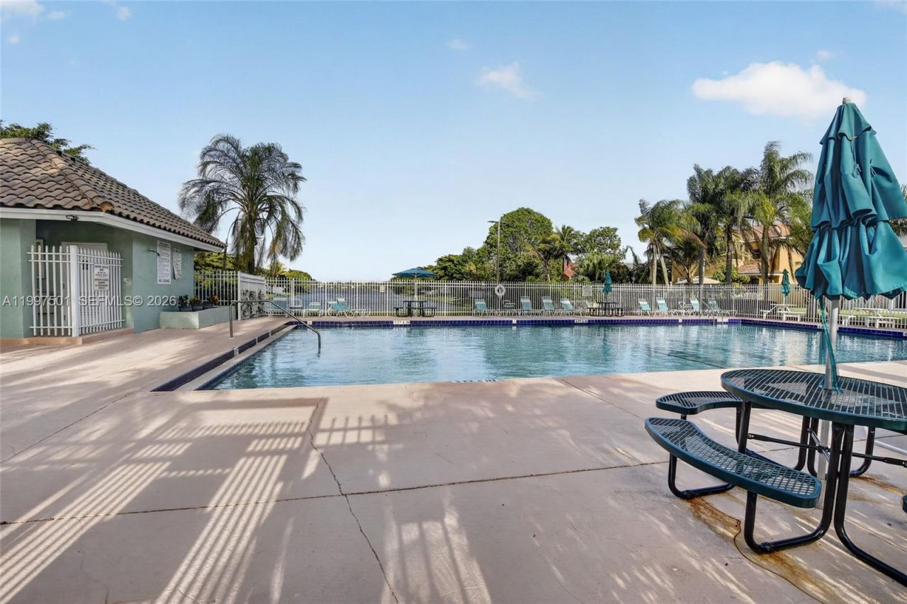 16307 NW 17th Ct, Pembroke Pines, FL 33028 Photo