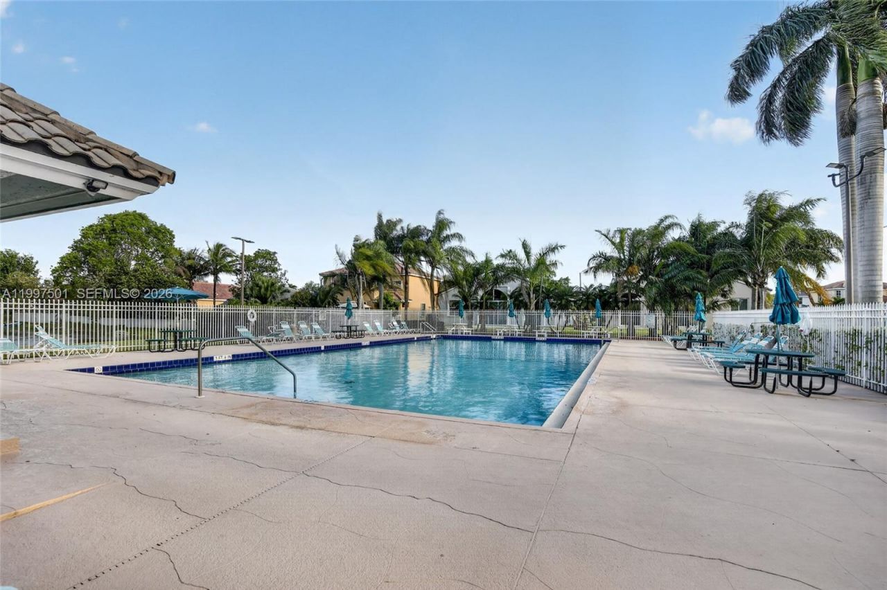 16307 NW 17th Ct, Pembroke Pines, FL 33028 Photo