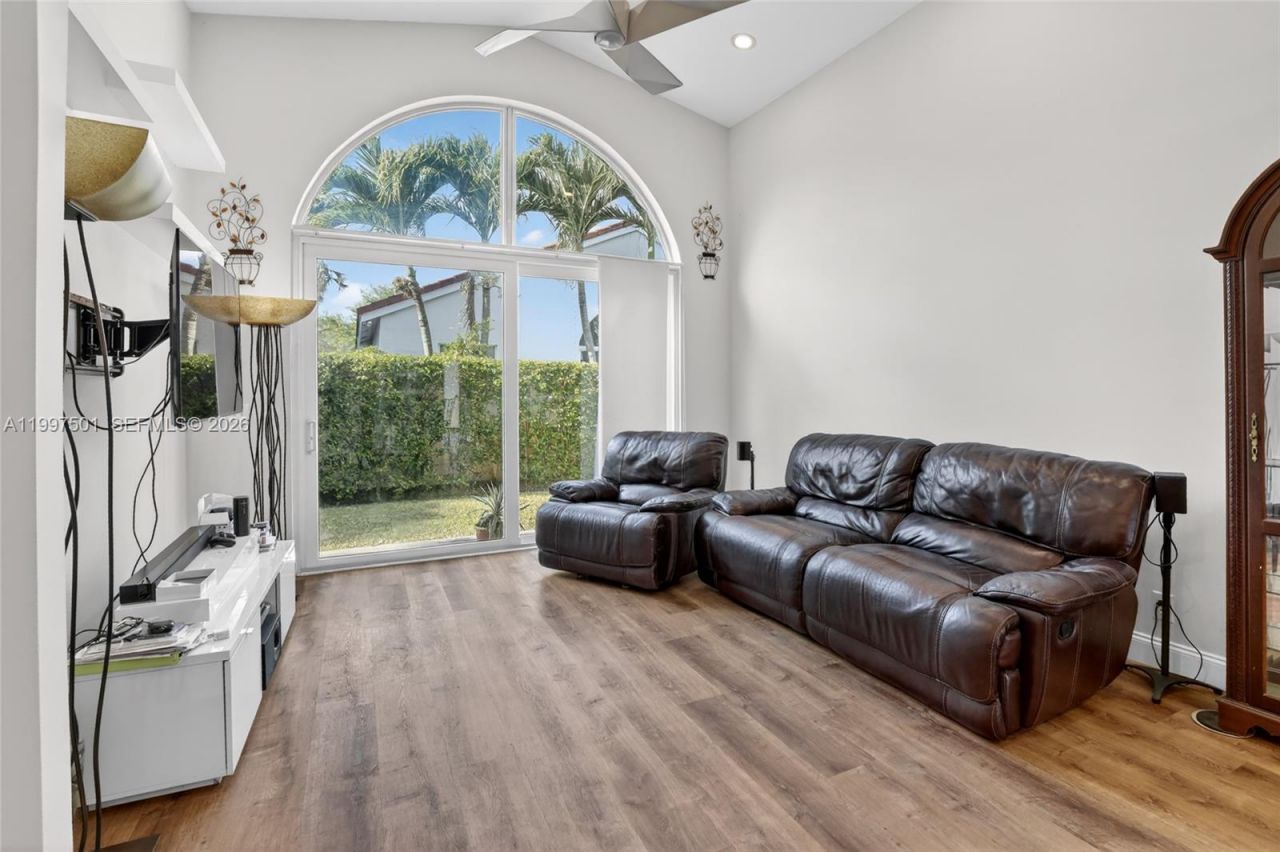 16307 NW 17th Ct, Pembroke Pines, FL 33028 Photo