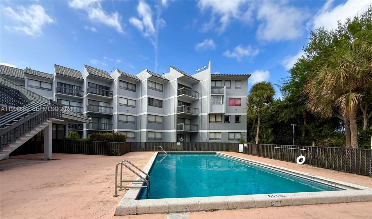 1920 N Congress Ave, Unit 201, West Palm Beach, FL 33401 Photo