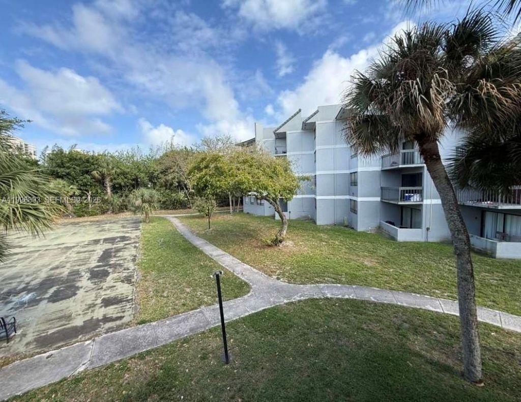 1920 N Congress Ave, Unit 201, West Palm Beach, FL 33401 Photo