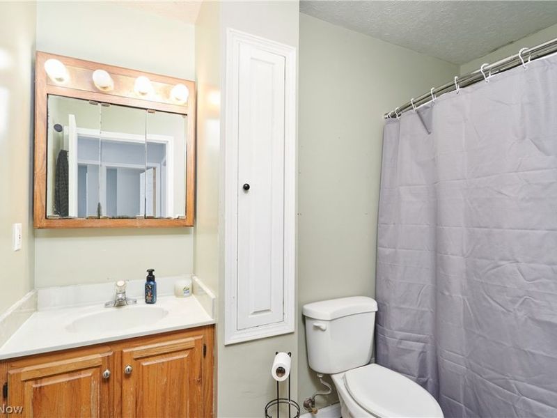 917 Proehl Drive, Barberton, OH 44203 Photo 15