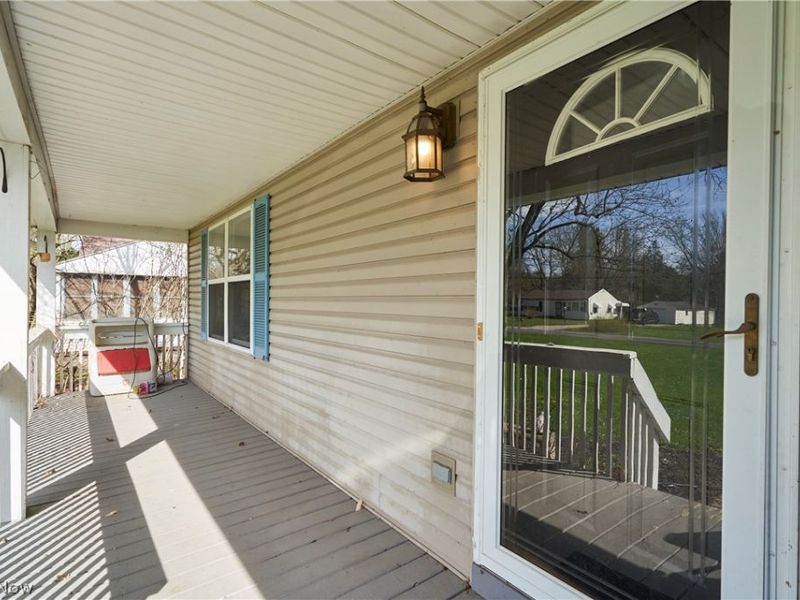 917 Proehl Drive, Barberton, OH 44203 Photo 2