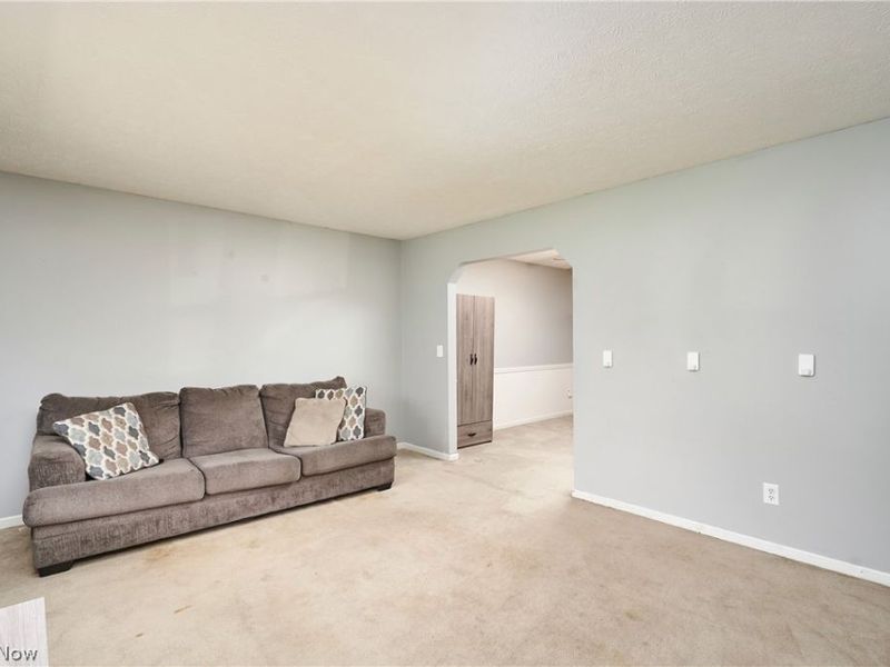 917 Proehl Drive, Barberton, OH 44203 Photo 4