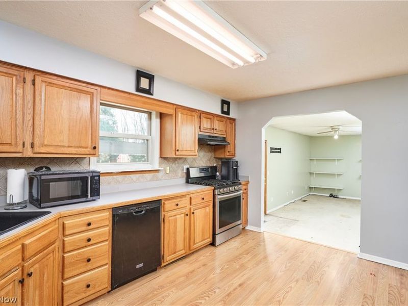 917 Proehl Drive, Barberton, OH 44203 Photo 6