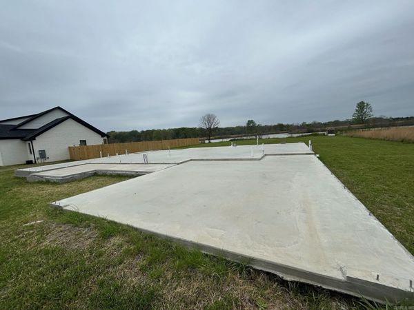 695 Mound View Drive, England, AR 72046