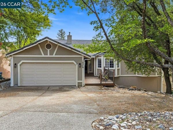 18278 Hummingbird Dr, Penn Valley, CA 95946
