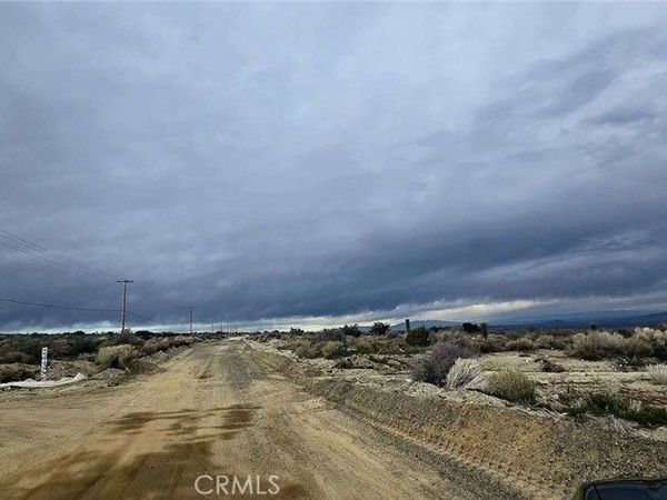 24300 Fort Tejon Road, Llano, CA 93544