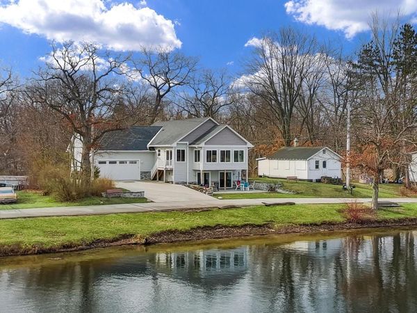 W1143 Lake DRIVE, Genoa City, WI 53128