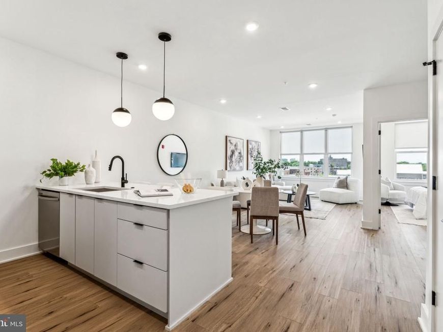 139 W Chelten Avenue, Unit 310, Philadelphia, PA 19144 Main Photo