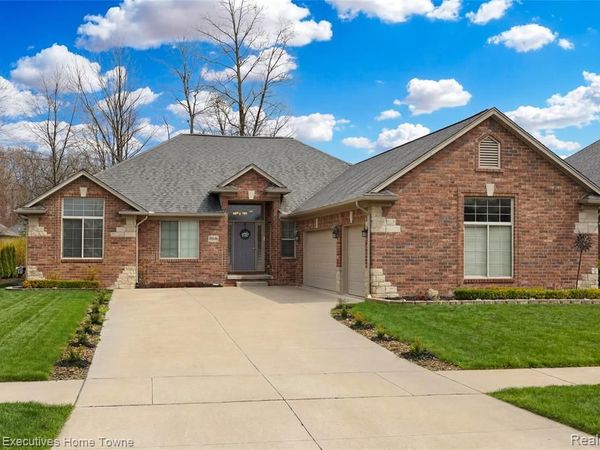 50486 Torrey Pines Drive, Macomb Twp, MI 48042