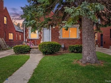 11437 Kenmoor Street, Detroit, MI 48205