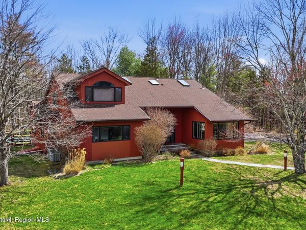 6 Tall Pines Road, New Paltz, NY 12561