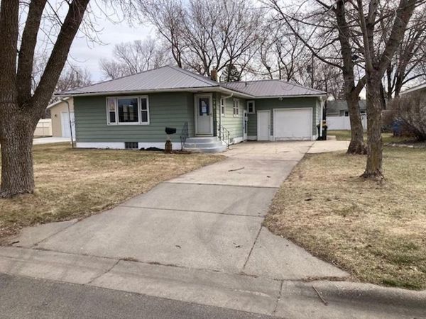 633 Stearns Avenue , Paynesville, MN 56362