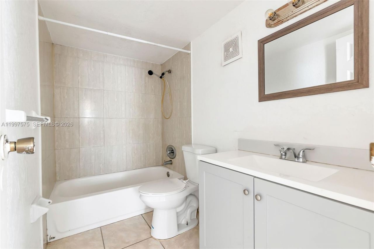 1798 NW 55th Ave, Unit 202, Lauderhill, FL 33313 Photo