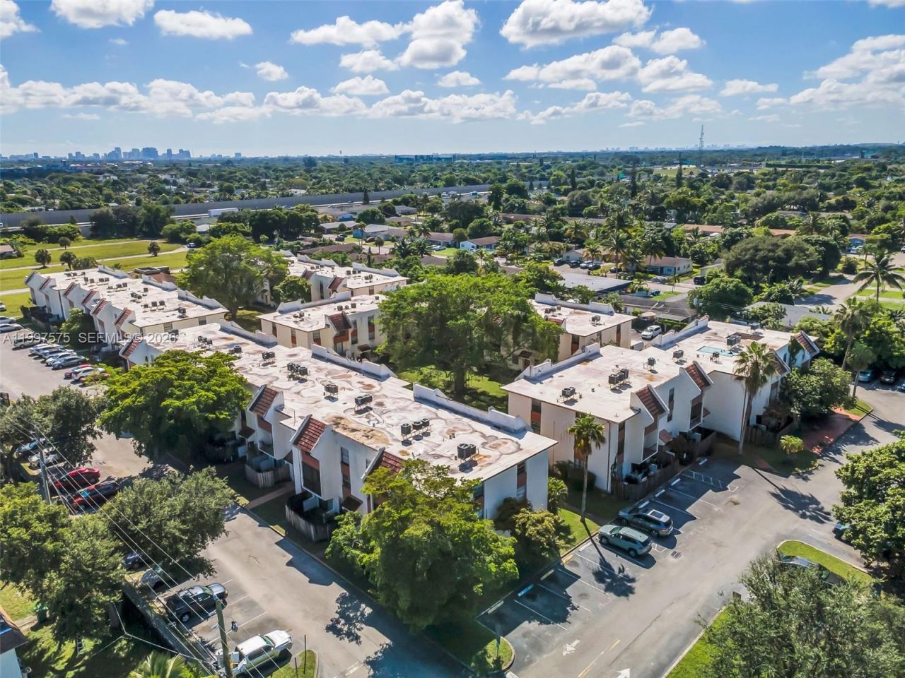 1798 NW 55th Ave, Unit 202, Lauderhill, FL 33313 Photo