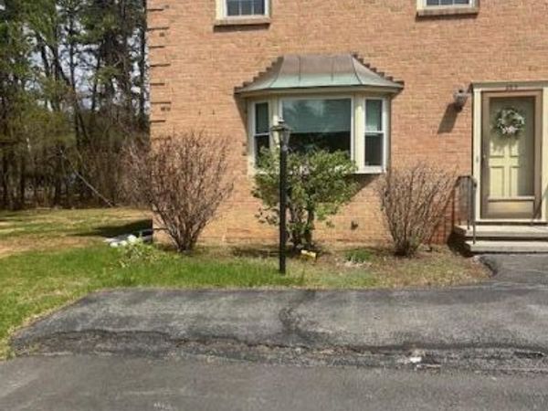 207 Point Of Woods Drive, Albany, NY 12203