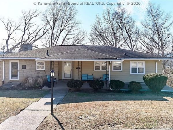 1555 Summit Drive, Charleston, WV 25302