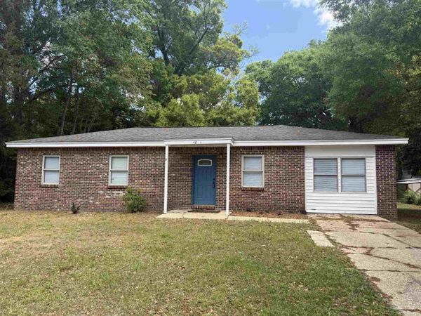 4204 W Avenida De Golf, Pace, FL 32571