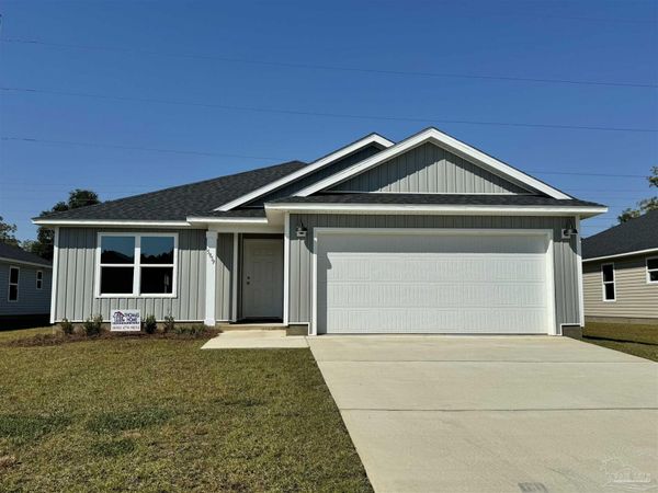 9712 Angel Oak Dr, Pensacola, FL 32526