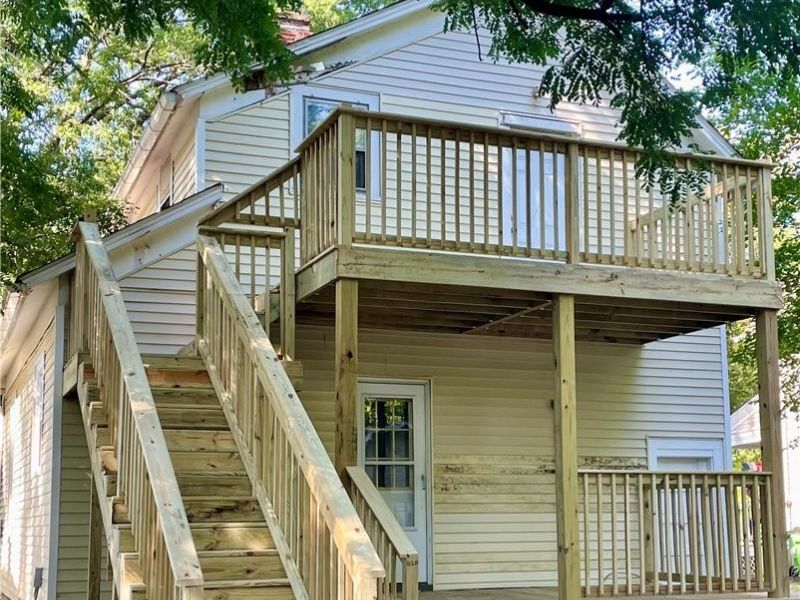 194 E Bridge Street, Berea, OH 44017 Photo 4