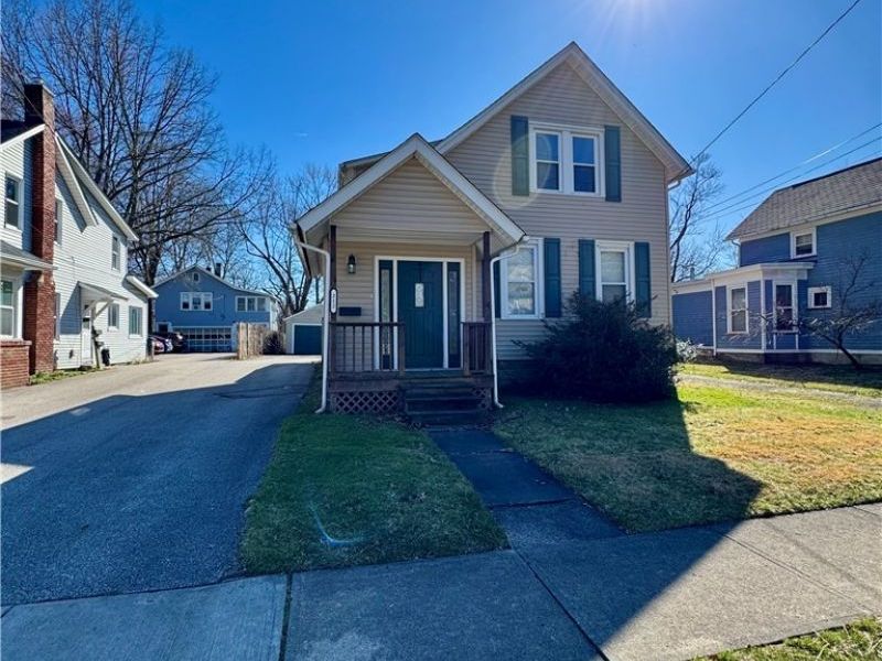 212 E Bridge Street, Berea, OH 44017 Photo 3