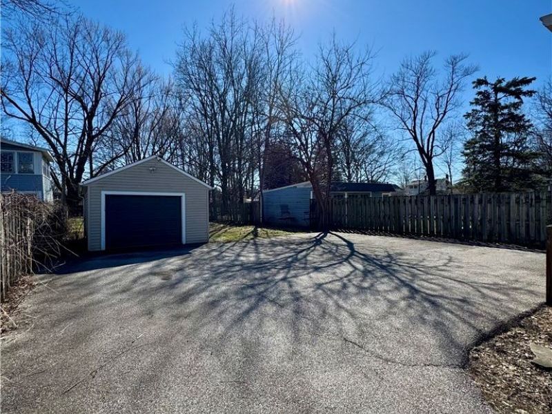 212 E Bridge Street, Berea, OH 44017 Photo 5