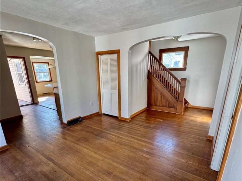 212 E Bridge Street, Berea, OH 44017 Photo 6