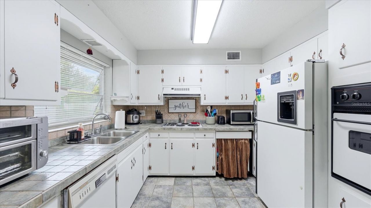 2704 52nd Avenue Terrace W, Bradenton, FL 34207 Photo