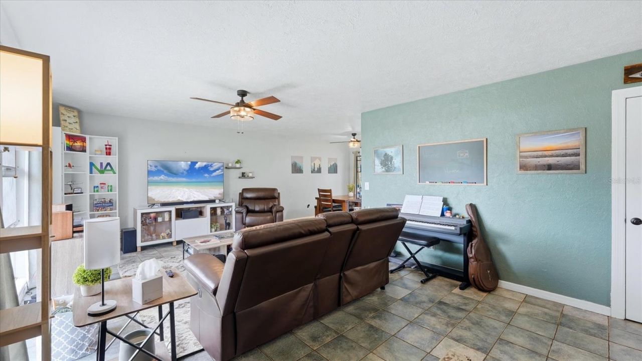 2704 52nd Avenue Terrace W, Bradenton, FL 34207 Photo